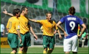 2-football-long-arm-funny